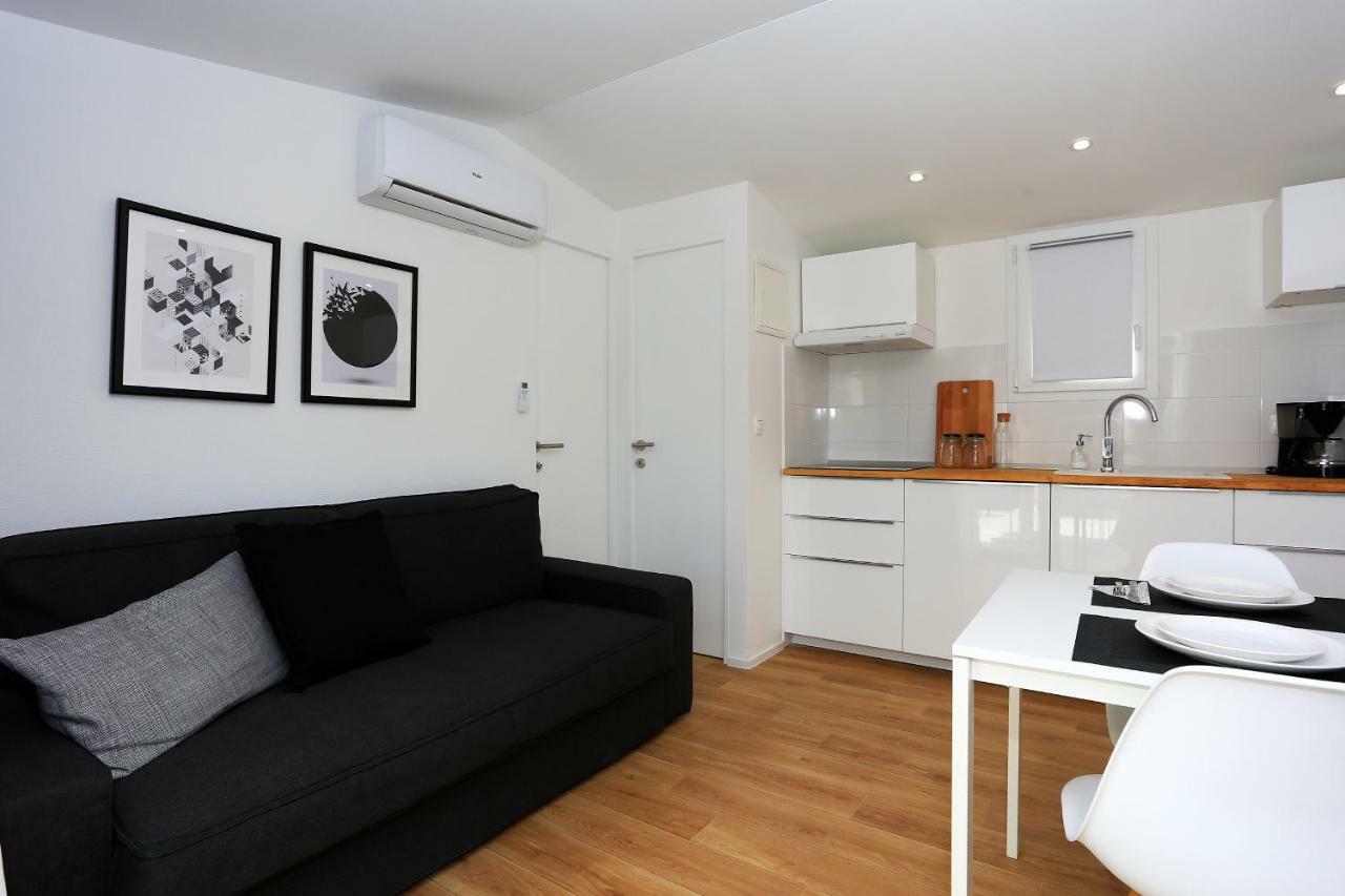 First Apartmán