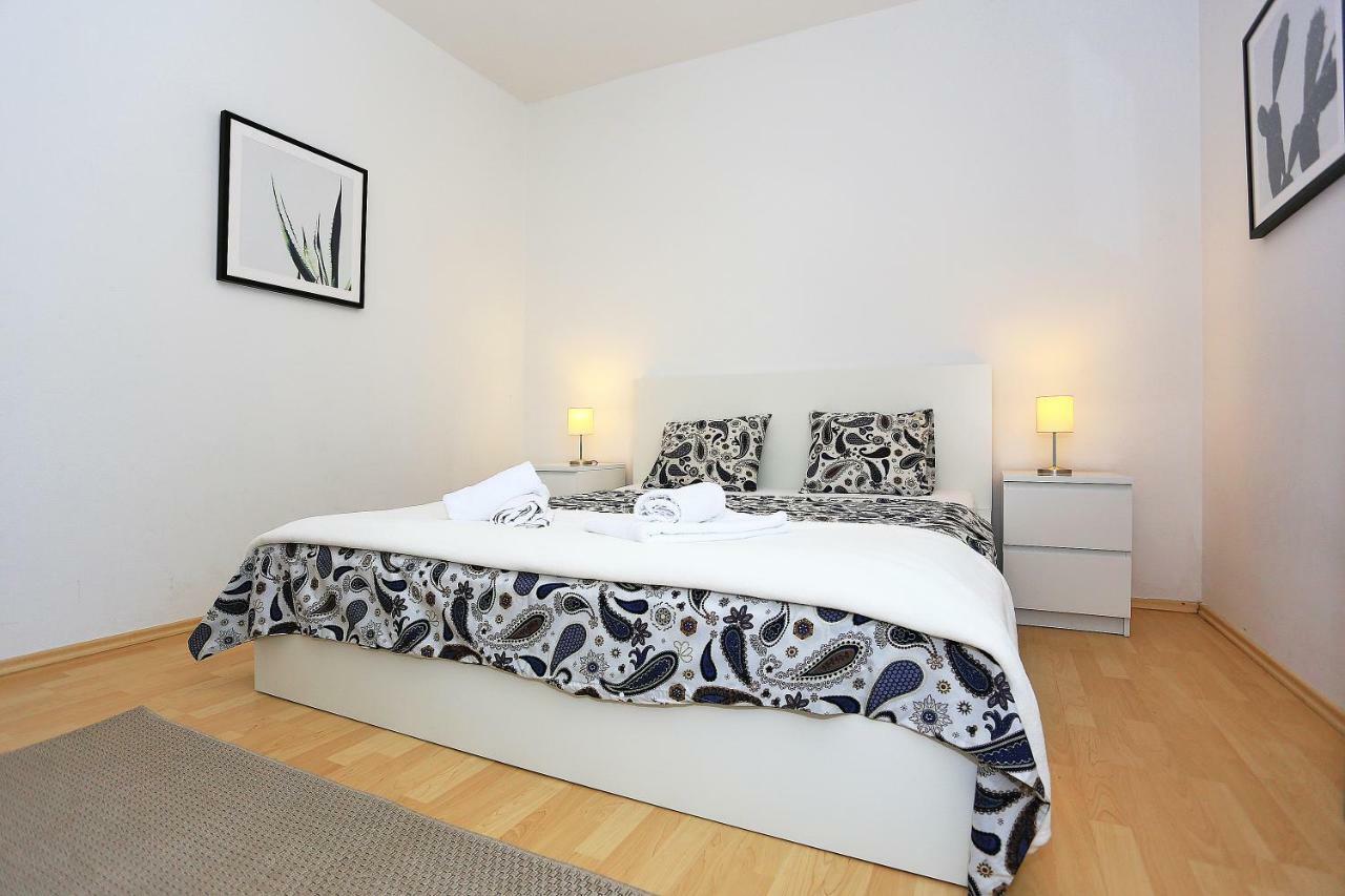 First Apartmán